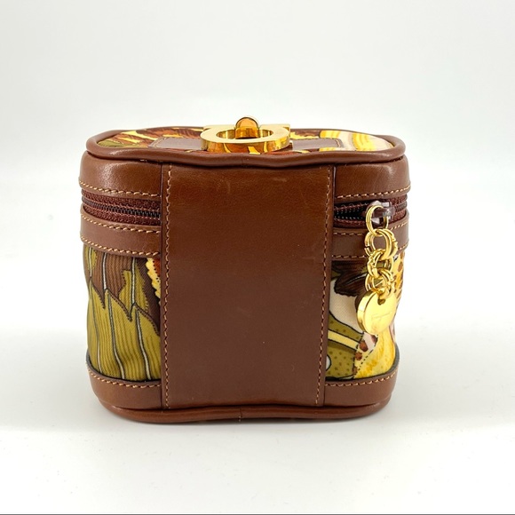 ✈️Sold!Salvatore Ferragamo mini bag - Picture 8 of 12